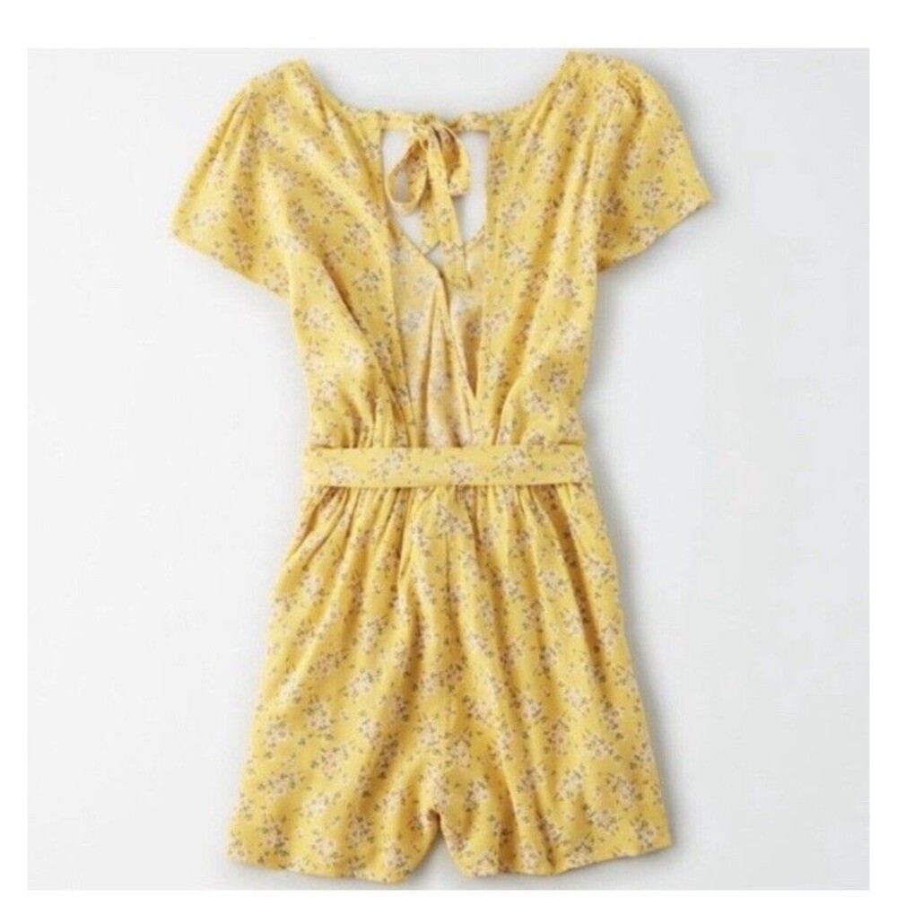 American Eagle Outfitters Yellow Floral Romper Shorts Belted Small Vneck Summer